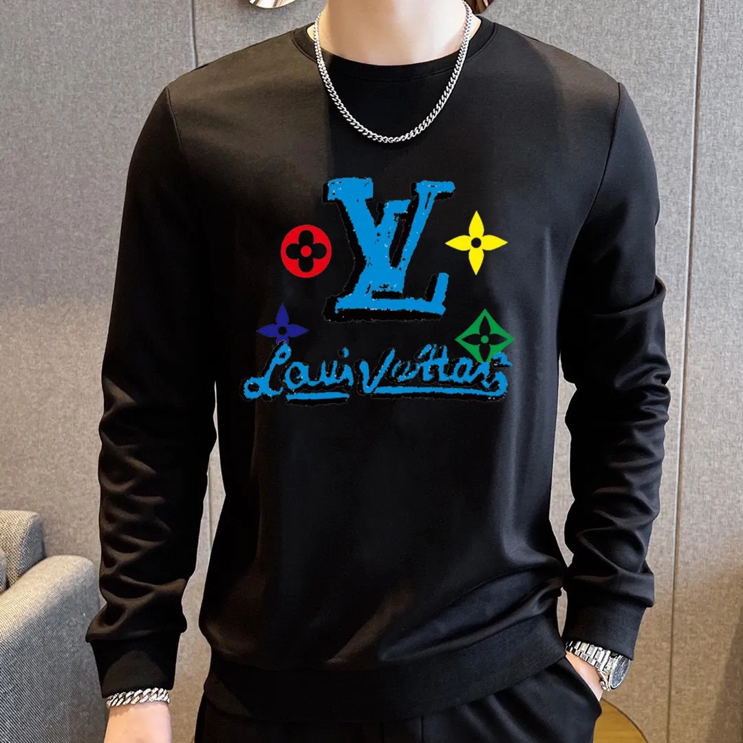 🅿️380 direct batch [LV Louis Vuitton] (Fat Man Gospel) hot-selling suit is coming. Focus on the original version of the official website. 2025 new hot-selling sweatshirt suit. The original order is the best. 🇭🇰The meticulous work of top designers. Just for a fitting and perfect upper body effect. 100% natural high-quality Roman cotton, close-fitting comfort, noble and elegant! Original hardware embodies elegance and nobility! Counter size: M-5XL (maximum wear up to 220 pounds)